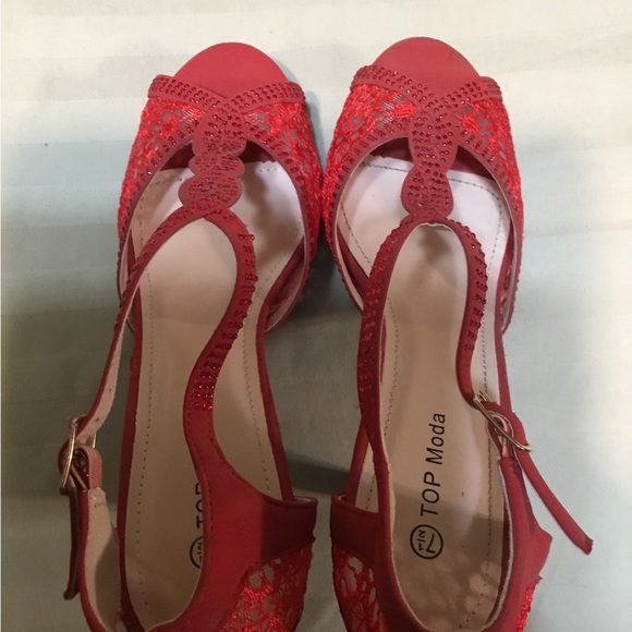 Top Moda Red Lace Platform Heels Rhinestone Embellishments - Picture 4 of 13